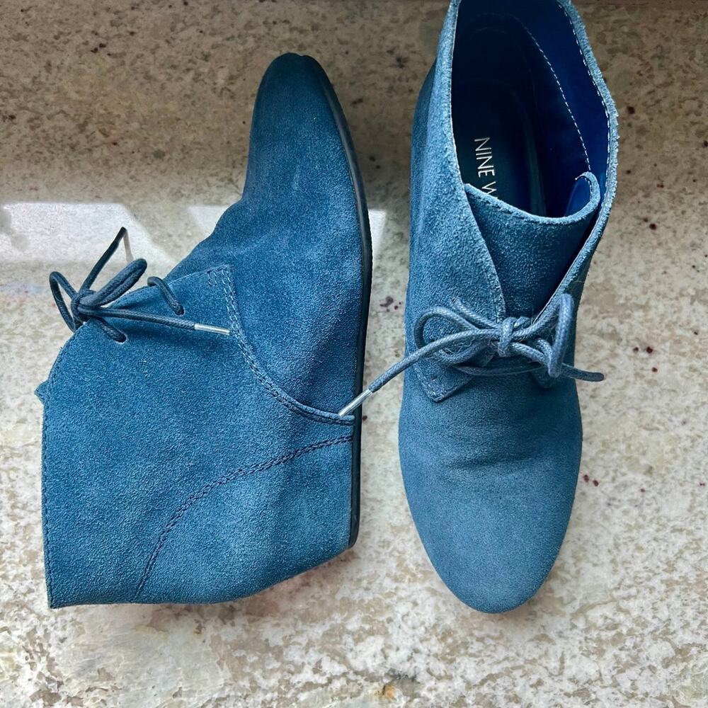Nine West Faux Suede Lace Up Ankle Booties Wedge Navy Blue Women's 7 NWOT